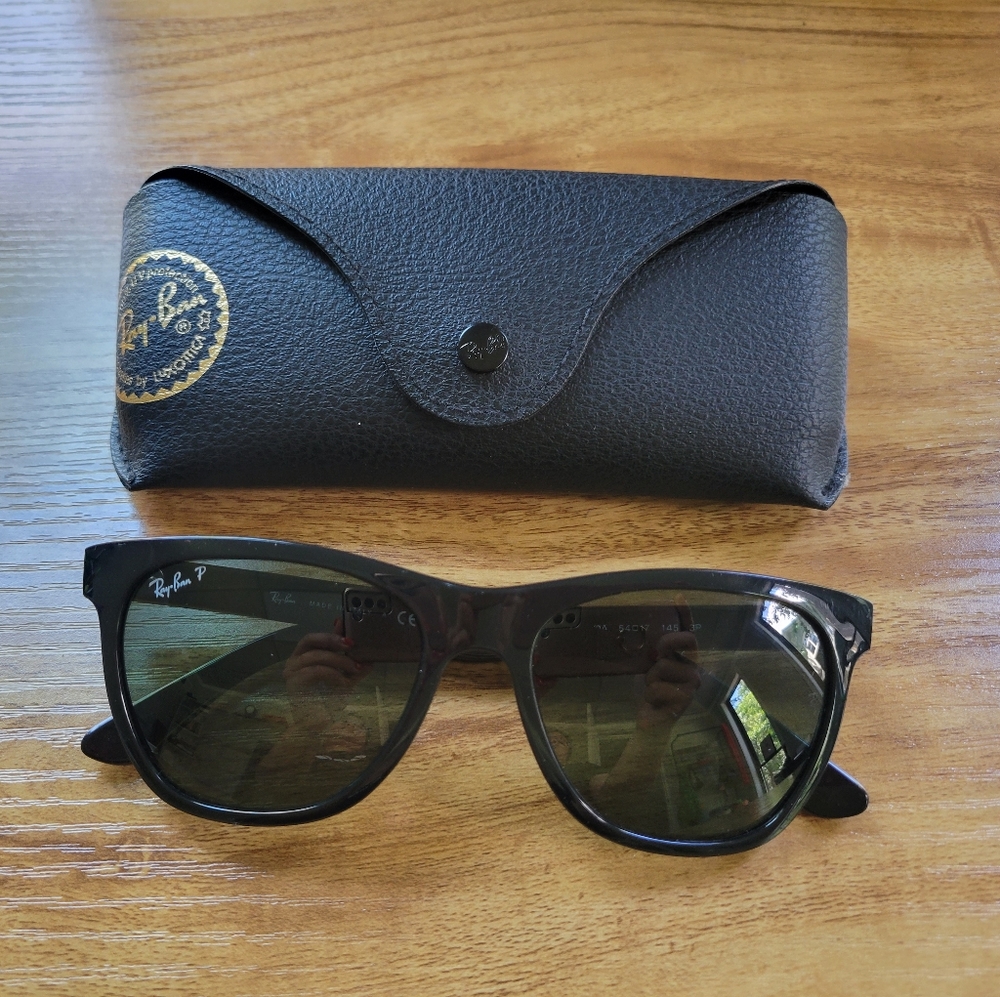 Ray-ban black wayfarer sunglasses